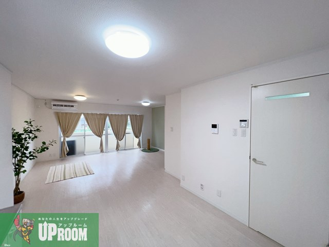 徳松ビルの居間・リビング