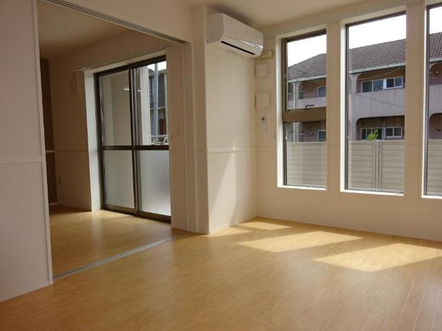 オリエンタルコートＫの居間・リビング|リビング