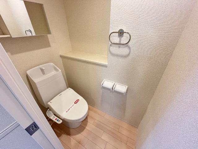 ＵＲＢＡＮ　ＳＱＵＡＲＥのトイレ|シャワー付トイレ