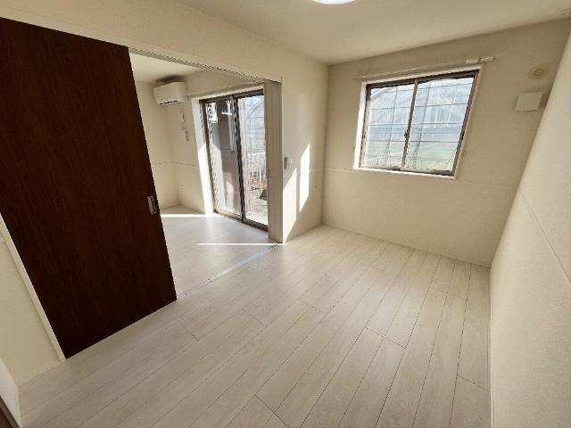 ＵＲＢＡＮ　ＳＱＵＡＲＥの内装|洋室