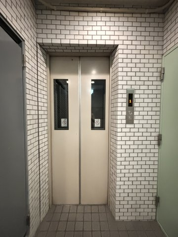 ハイツグラナダのロビー