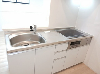 【キッチン】 | メゾン・ド・アンジュＣ | コンパクトなキッチンで掃除もラクラク