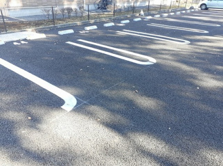 【駐車場】 | パークヒルズ利根　五番館 | 駐車場があるので、車を買う予定の方も安心です