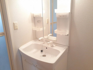 【洗面所】 | アヴニール・ブリエ壱 | 脱衣スペースもあります