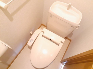 【トイレ】 | アヴニール・ブリエ壱 | ゆったりとした空間のトイレです