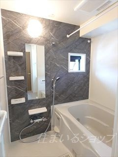 広島市安佐北区三入１丁目のアパートの浴室