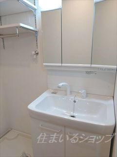 広島市安佐北区三入１丁目のアパートの洗面所