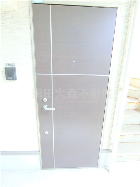 スカイヒルズ羽田の玄関