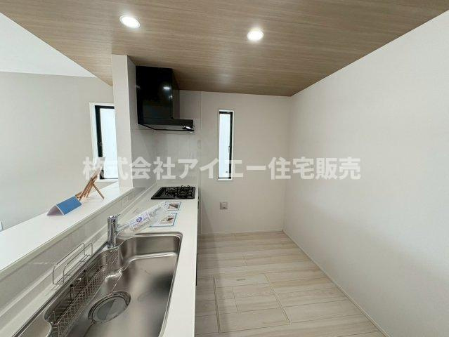 ★★うるま市石川4期-2号棟の玄関|収納もある玄関です