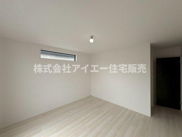 ★★うるま市石川4期-2号棟の洋室|明るい洋室です