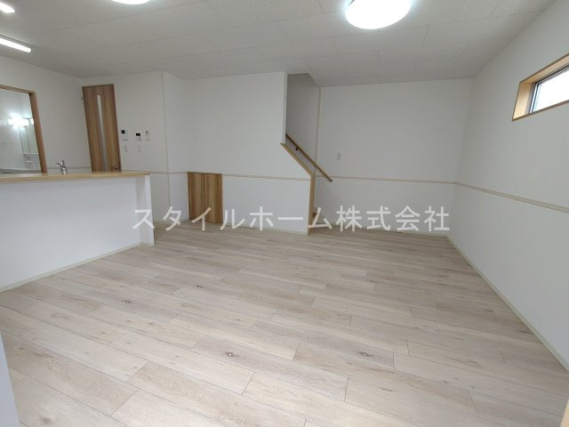 ＩＷ　ＳＵＭＩＫＡの居間・リビング