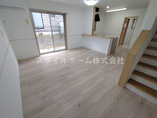 ＩＷ　ＳＵＭＩＫＡの居間・リビング