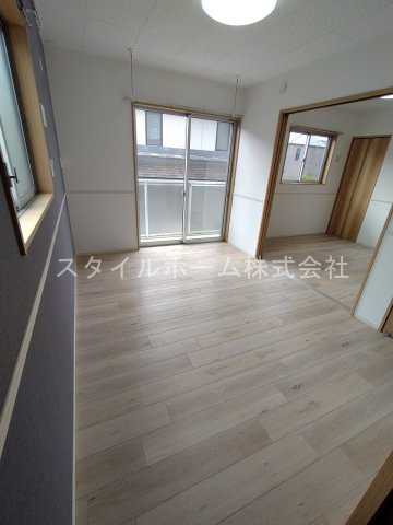 ＩＷ　ＳＵＭＩＫＡの居間・リビング