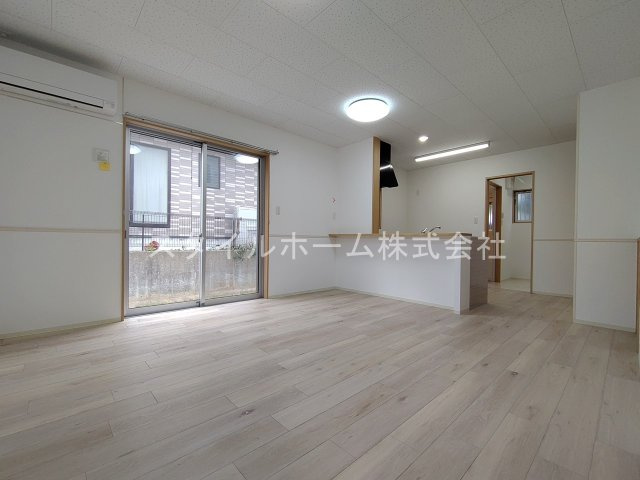 ＩＷ　ＳＵＭＩＫＡの居間・リビング