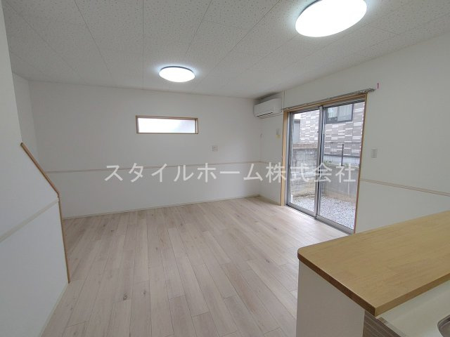 ＩＷ　ＳＵＭＩＫＡの居間・リビング