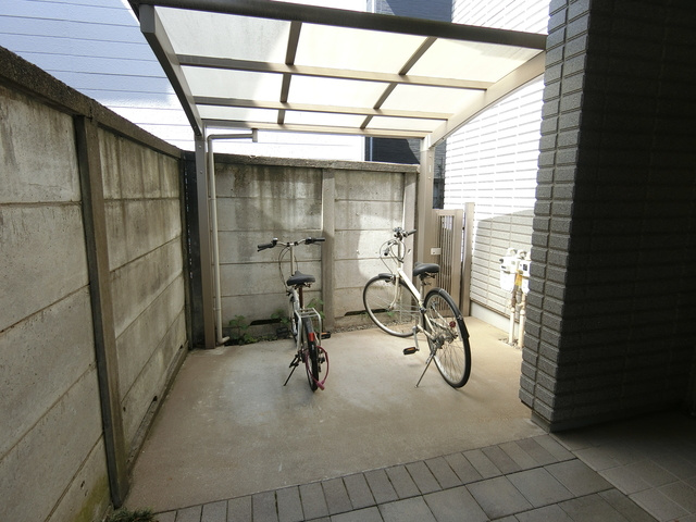グレースマサのその他共用部分|★屋根付き駐輪場★