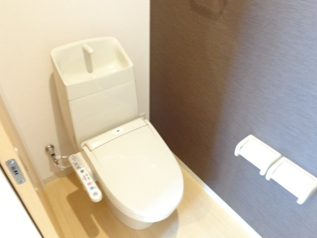 フローリッシュ・ガーデンのトイレ|シャワー付トイレ