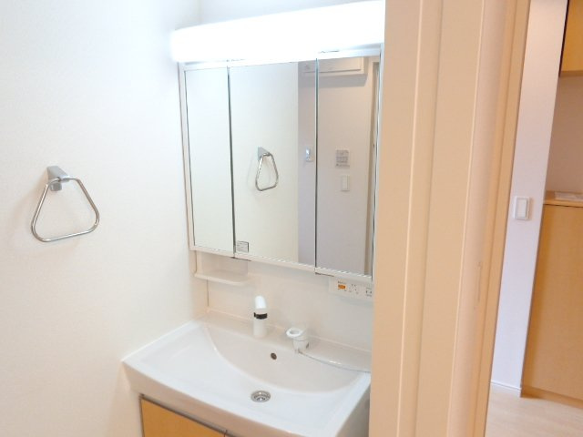 フローリッシュ・ガーデンの洗面所|洗髪洗面化粧台