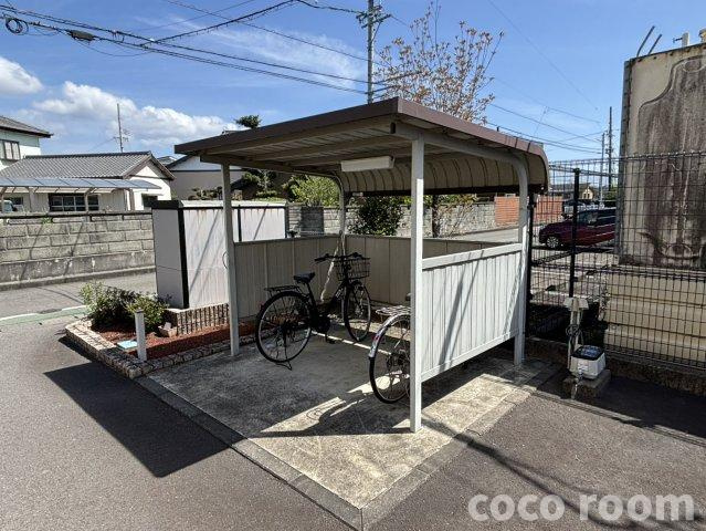 モン・ソレイユＡの駐車場