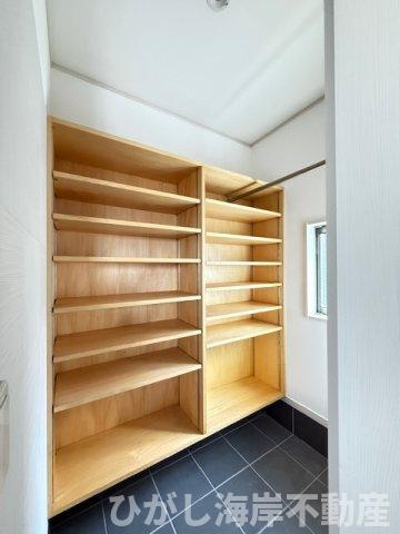 中郡大磯町生沢　中古戸建　の収納|新規リフォーム完了！　シューズインクローク