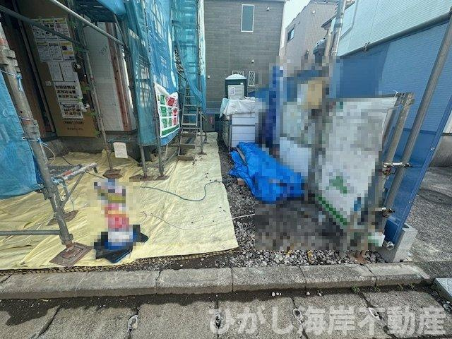平塚市西真土3丁目　新築戸建　の駐車場|3月19日撮影　工事中　駐車スペース
