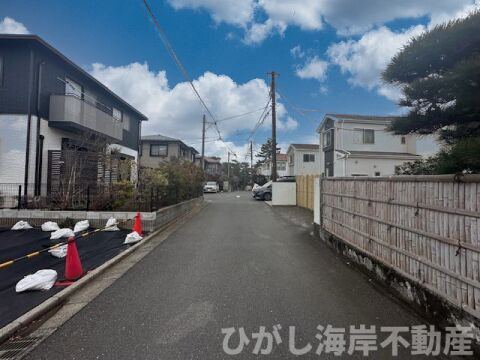 藤沢市鵠沼松が岡１丁目　　売地　全３区画の前面道路含む現地写真|現地外観