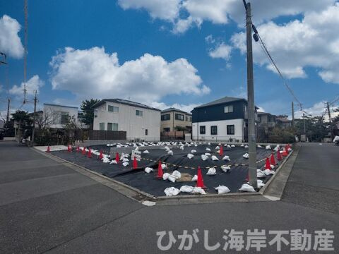 藤沢市鵠沼松が岡１丁目　　売地　全３区画の前面道路含む現地写真|現地外観