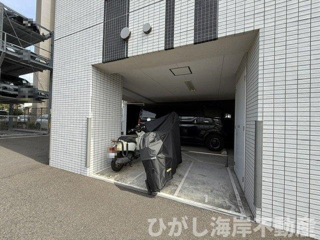 リストレジデンス茅ヶ崎の駐車場|敷地内バイク置場