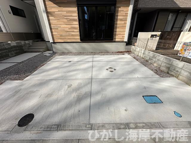 藤沢市片瀬４丁目　新築戸建　全３棟の駐車場|駐車スペース