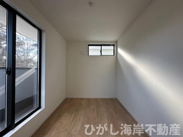 藤沢市片瀬４丁目　新築戸建　全３棟の内装|5帖　洋室