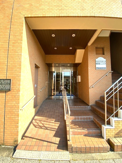 リブレ平塚宮の前のエントランス|外観