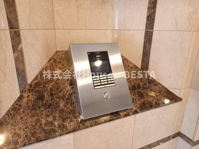 プレサンス神戸裁判所前のエントランス