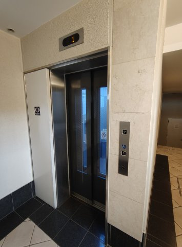 神戸市中央区二宮町２丁目の賃貸マンションのロビー