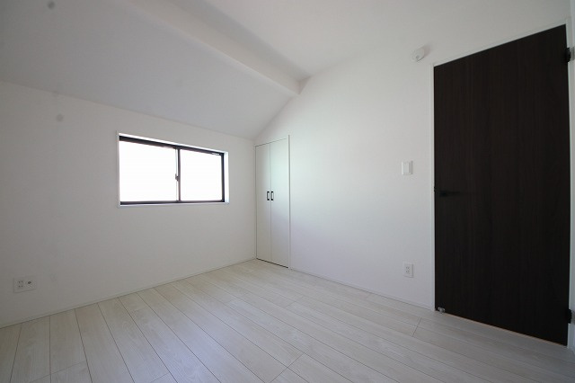 【内装】 | ご家族様のプライベート空間が確保できる素敵な間取りです。また敷地ゆったりですので、おうち時間を楽しむのにもぴったりですね♪