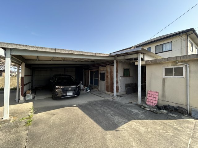 名西郡石井町中古戸建の駐車場