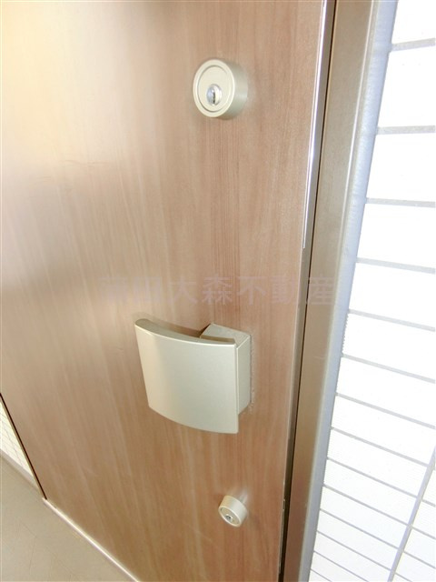 クオリタス蒲田の玄関