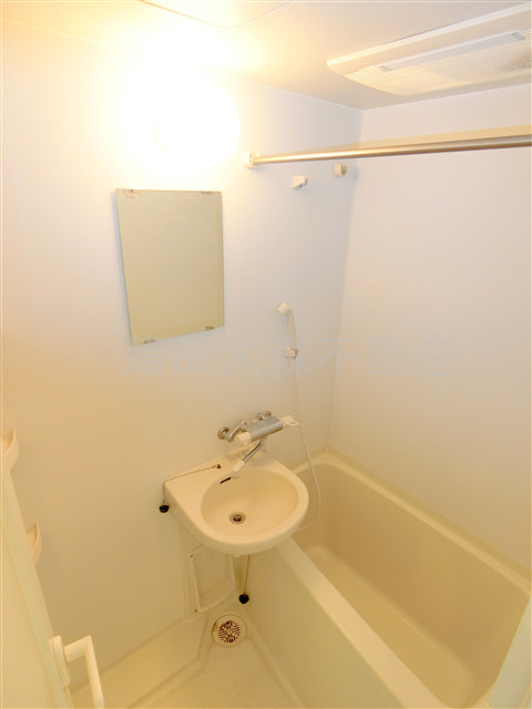 Ferieフェリエ大森町の浴室|浴室乾燥機付きのバスルーム　お風呂