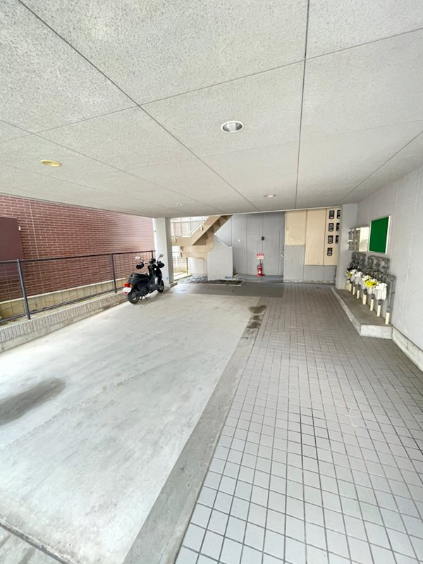 コートアベニューのエントランス