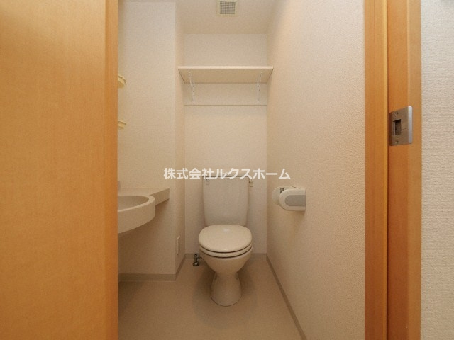 ラフォルテ駅前のトイレ|落ち着いた色調のトイレです