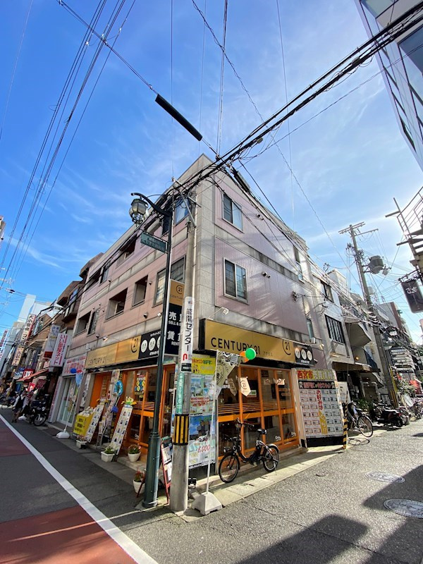 トップシードOKADAの外観