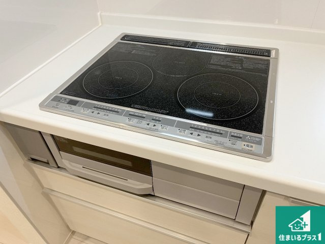 加古川市加古川町北在家　新築一戸建ての設備|火を使わないので、安心なＩＨコンロ！でこぼこが無い構造なので、掃除もしやすく清潔に保てます！