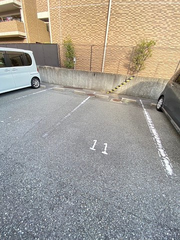 ハイツ室川Ⅱの駐車場