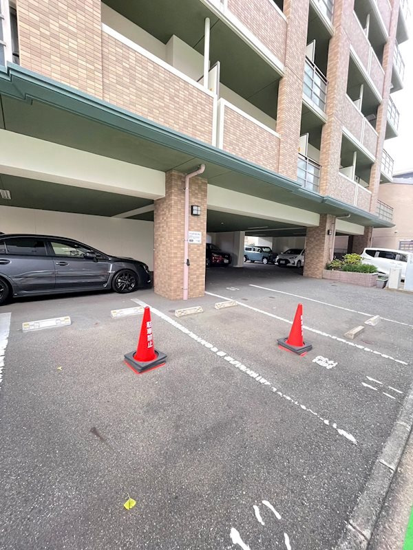グリュックハイム山王公園前の駐車場