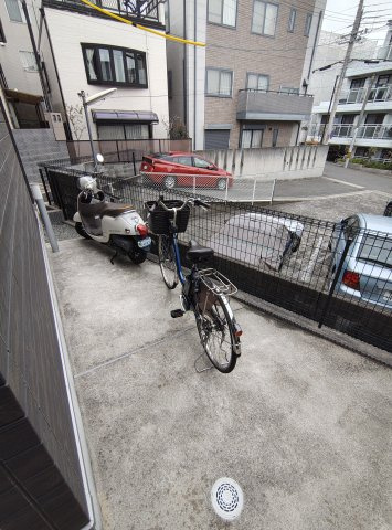 East Road 六甲の駐車場