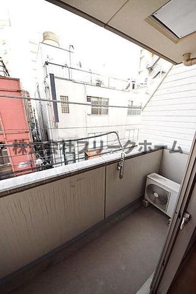 武蔵野市吉祥寺本町１丁目の賃貸マンションのバルコニー