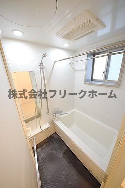 武蔵野市吉祥寺本町１丁目の賃貸マンションの浴室