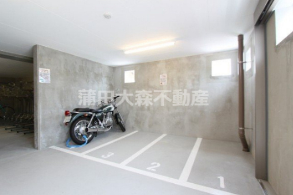 ブレシア多摩川レジデンスのその他共用部分|バイク置き場　サイズ空き状況はお問合せ下さい。