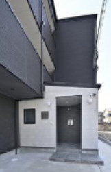 AILE青木のエントランス