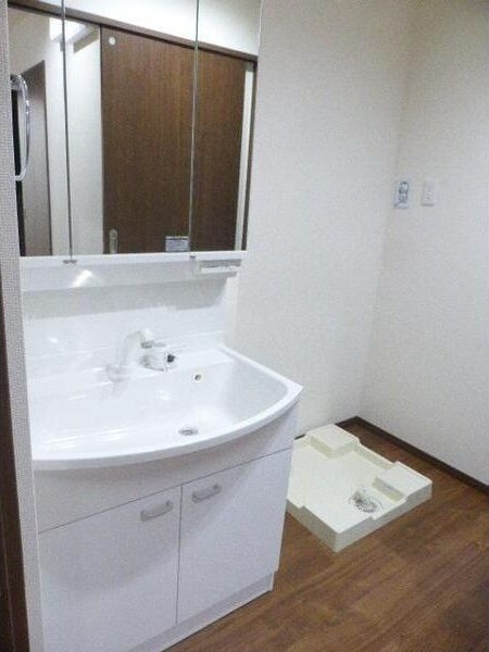 ホワイトの洗面所