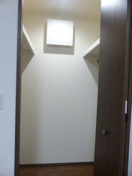 ホワイトの収納